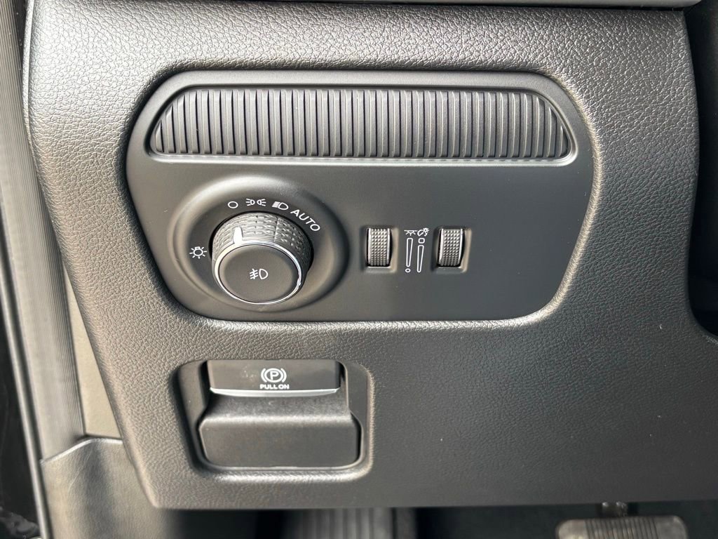 Used 2025 Jeep Wagoneer Series II w/ 8-Passenger Seating Package image 28