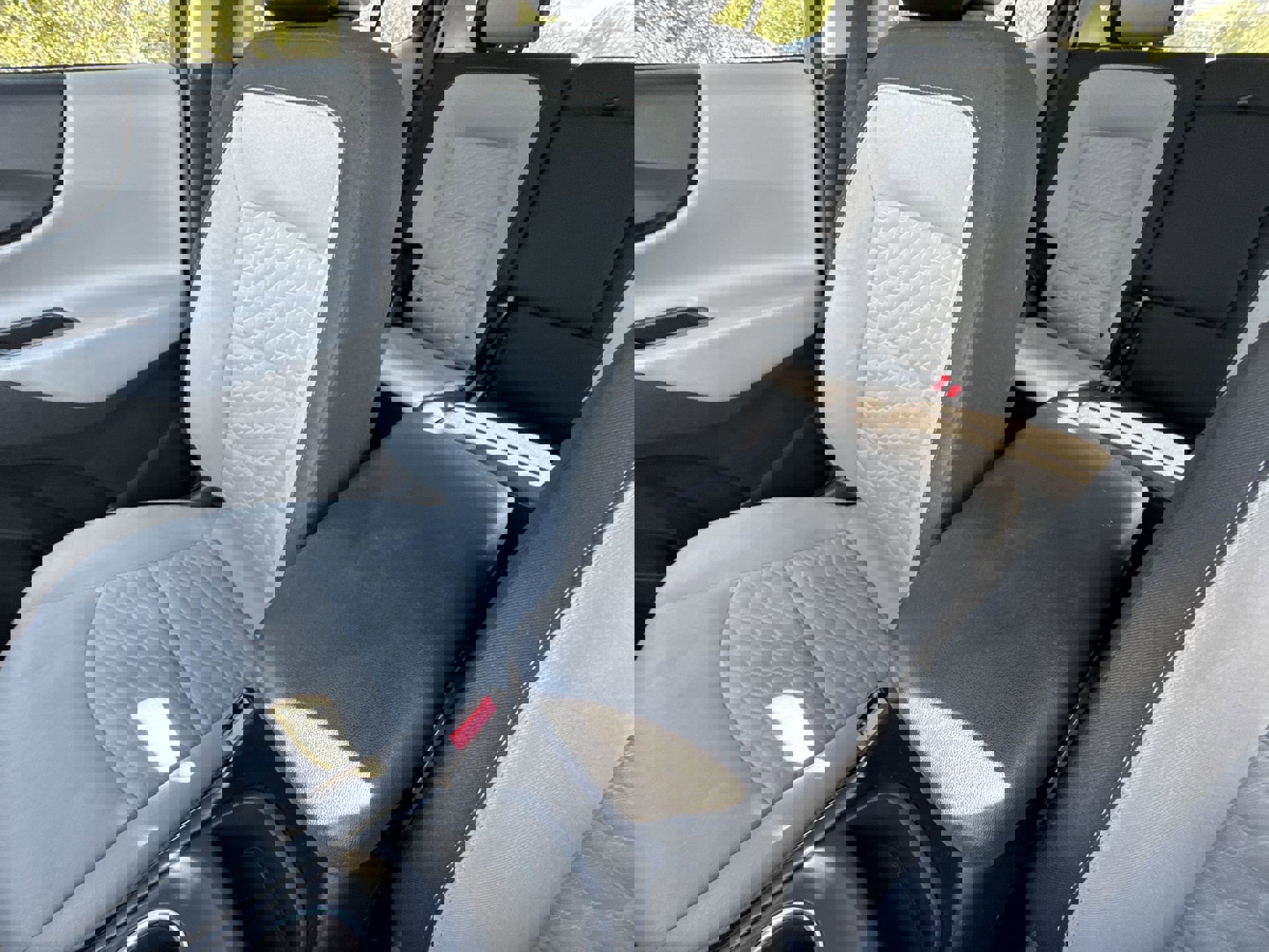 Used 2018 Chevrolet Equinox LS image 20