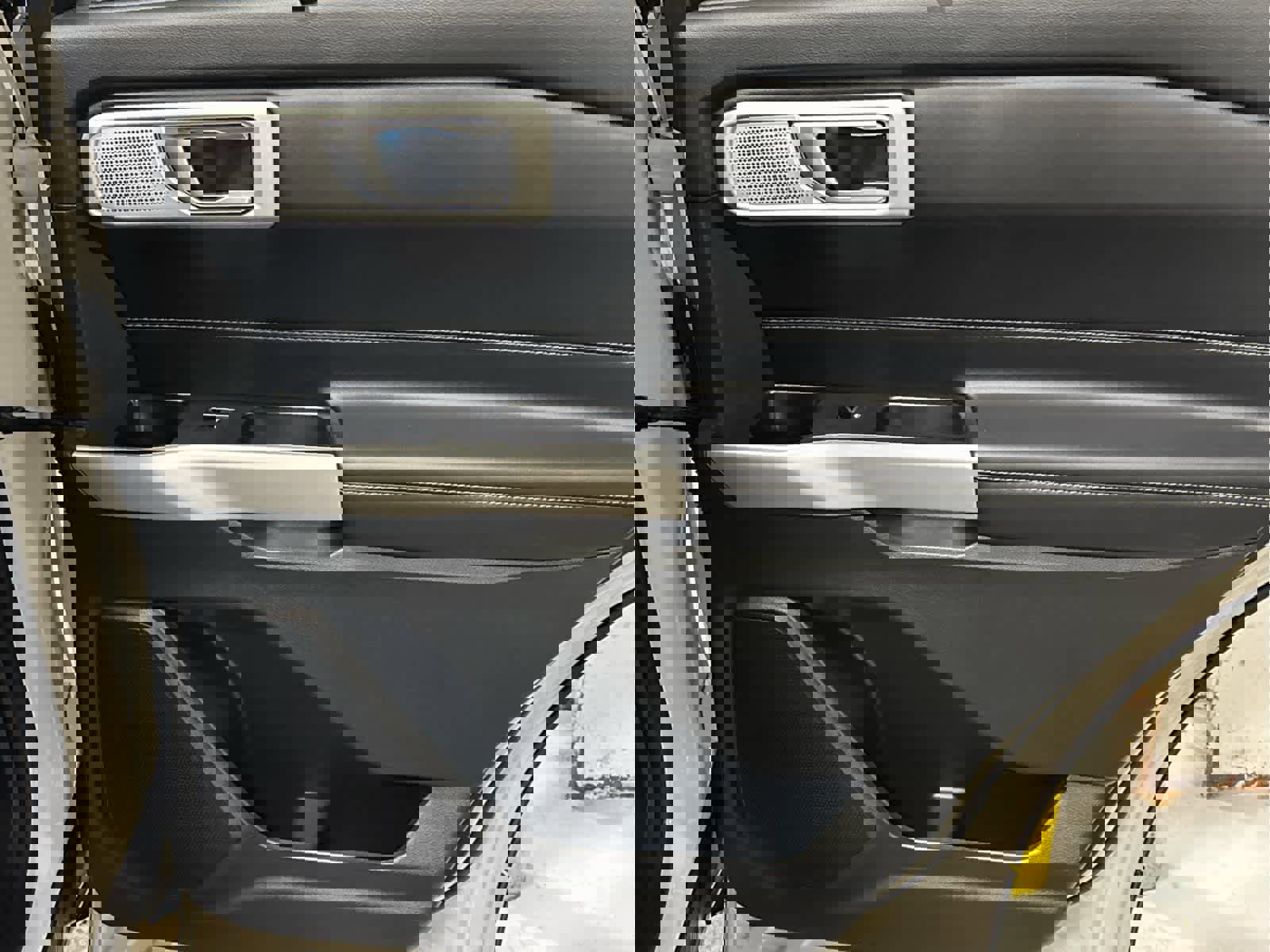 Used 2022 Ford Explorer Limited w/ Limited Technology Package image 27