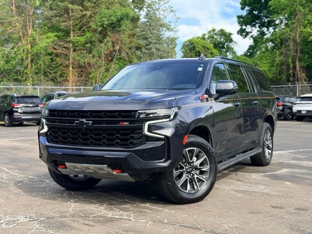 Used 2023 Chevrolet Suburban Z71 w/ Luxury Package AWD/4WD image 2