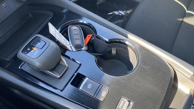 Used 2023 Nissan Rogue S image 18