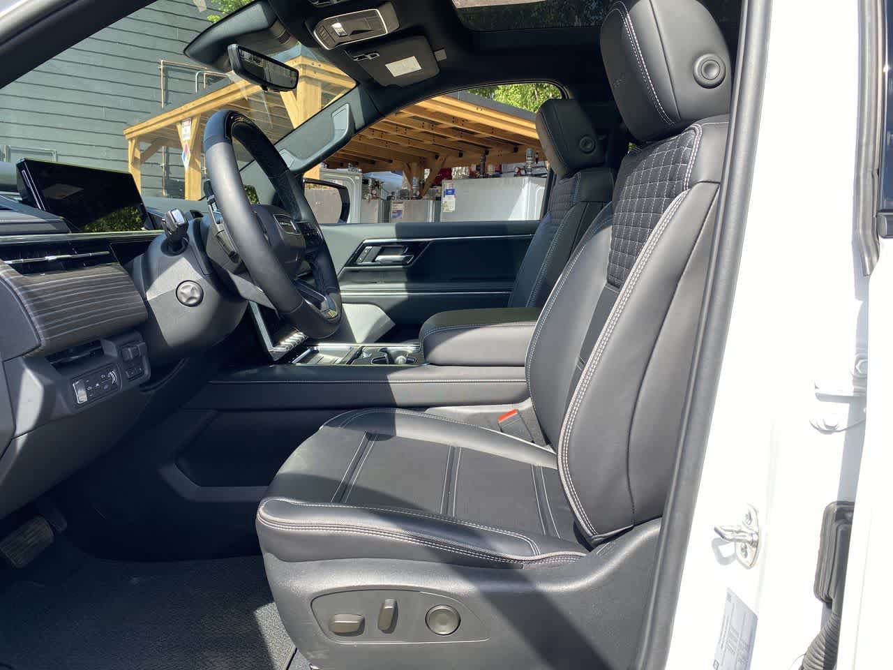 Used 2025 GMC Sierra EV Denali AWD/4WD image 13