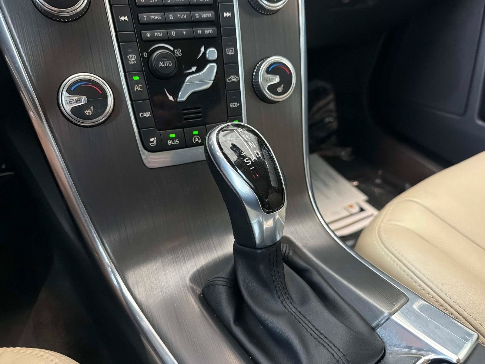 Used 2016 Volvo XC60 T5 Premier w/ Proximity Package FWD image 24