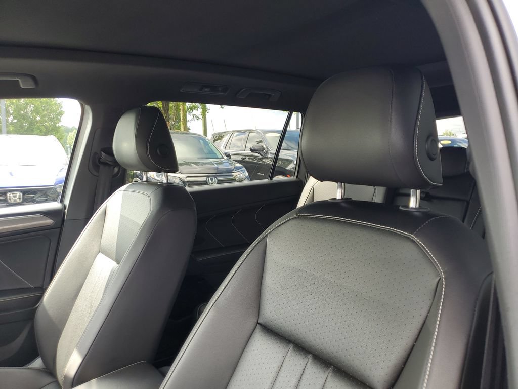 Used 2022 Volkswagen Tiguan SE R-Line AWD/4WD image 16