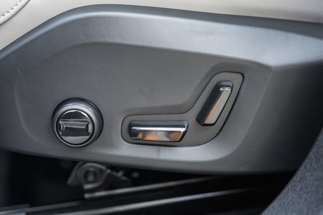 New 2027 Volvo XC60 B5 Plus AWD/4WD image 37