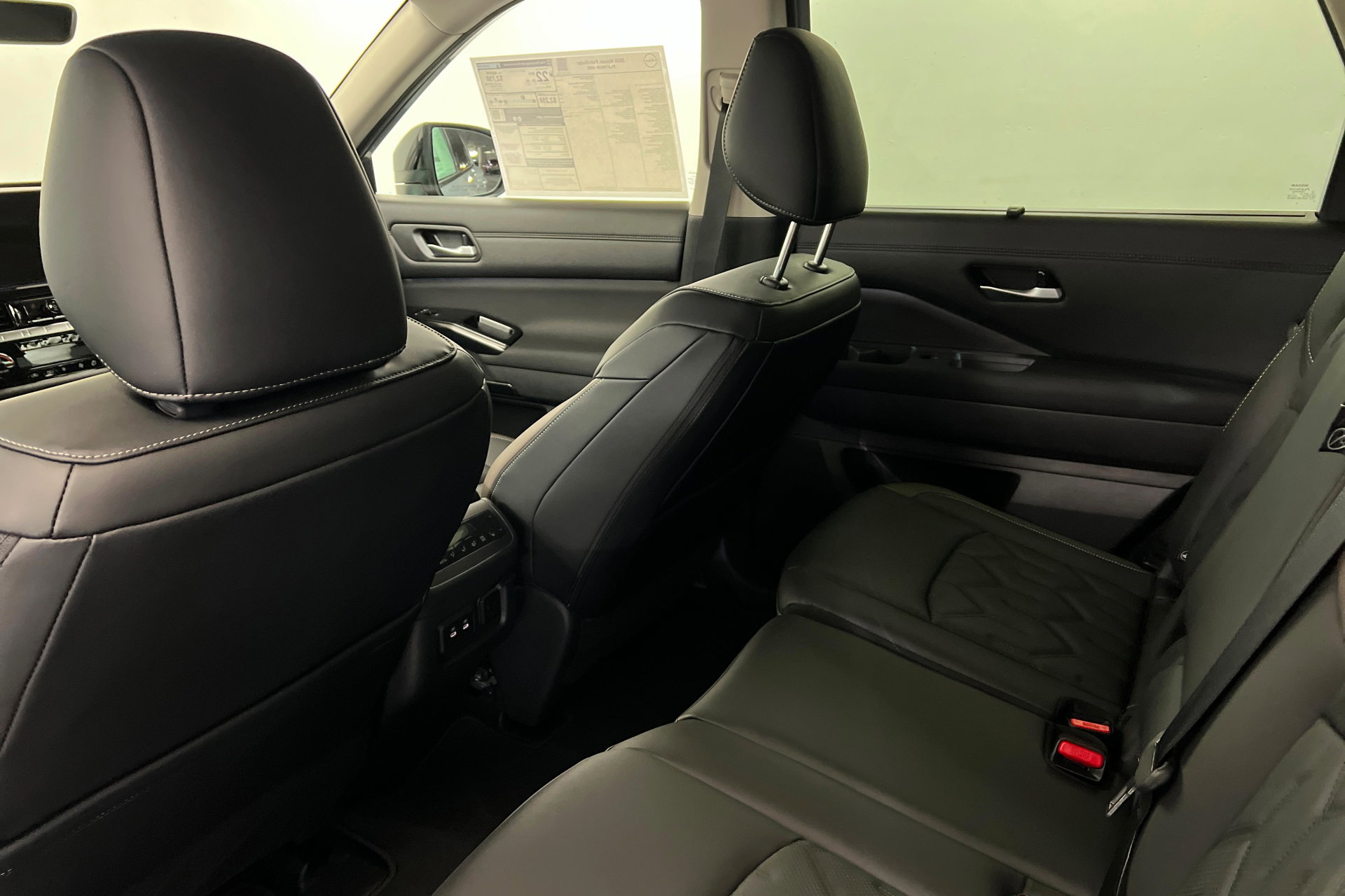 New 2026 Nissan Pathfinder Platinum image 19