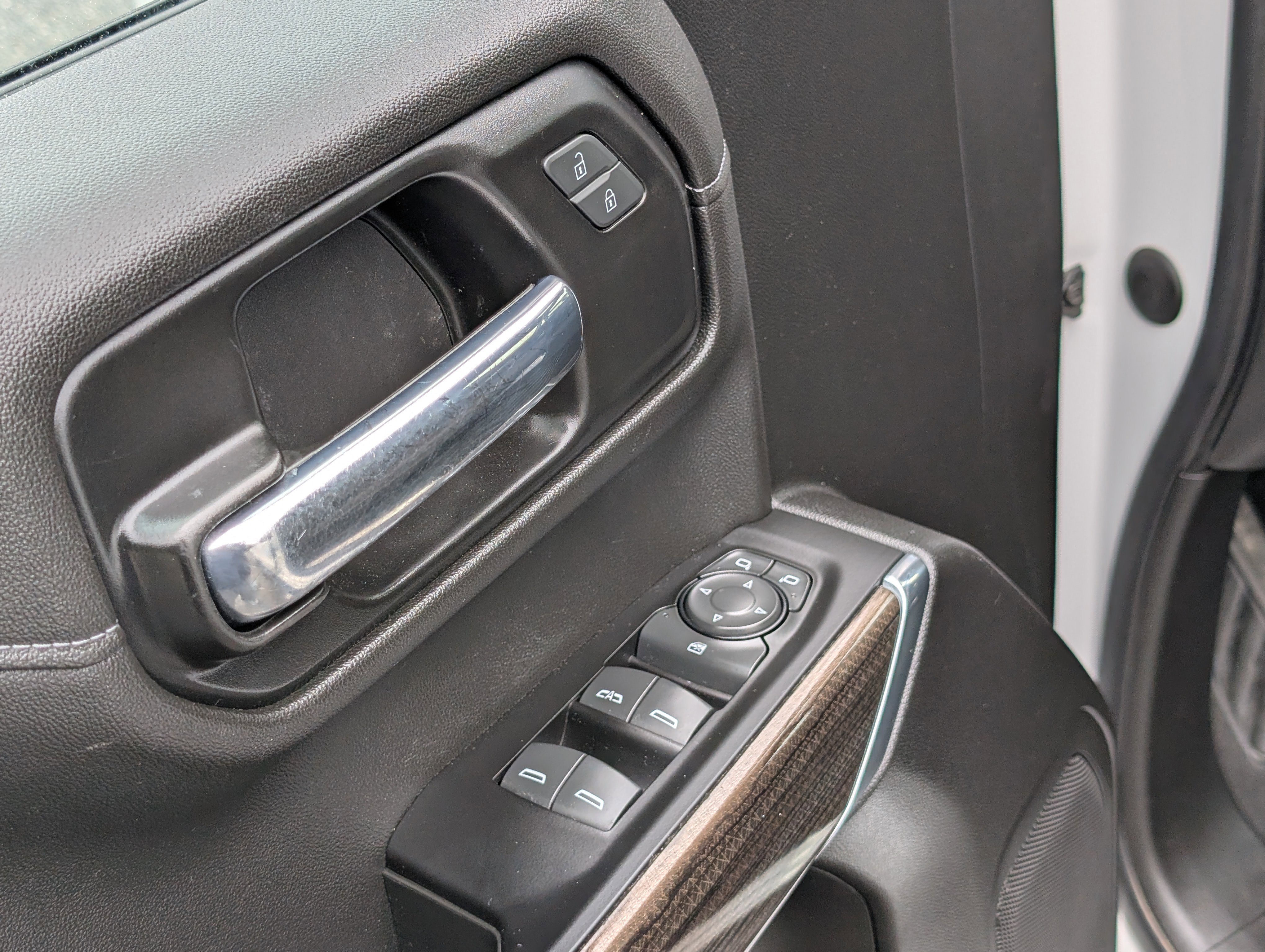Used 2022 Chevrolet Silverado 1500 RST AWD/4WD image 17
