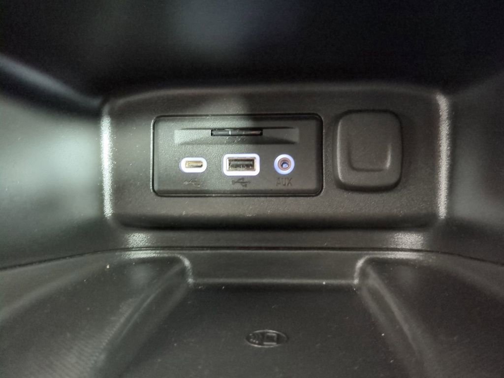 Used 2022 Chevrolet Equinox Premier image 28