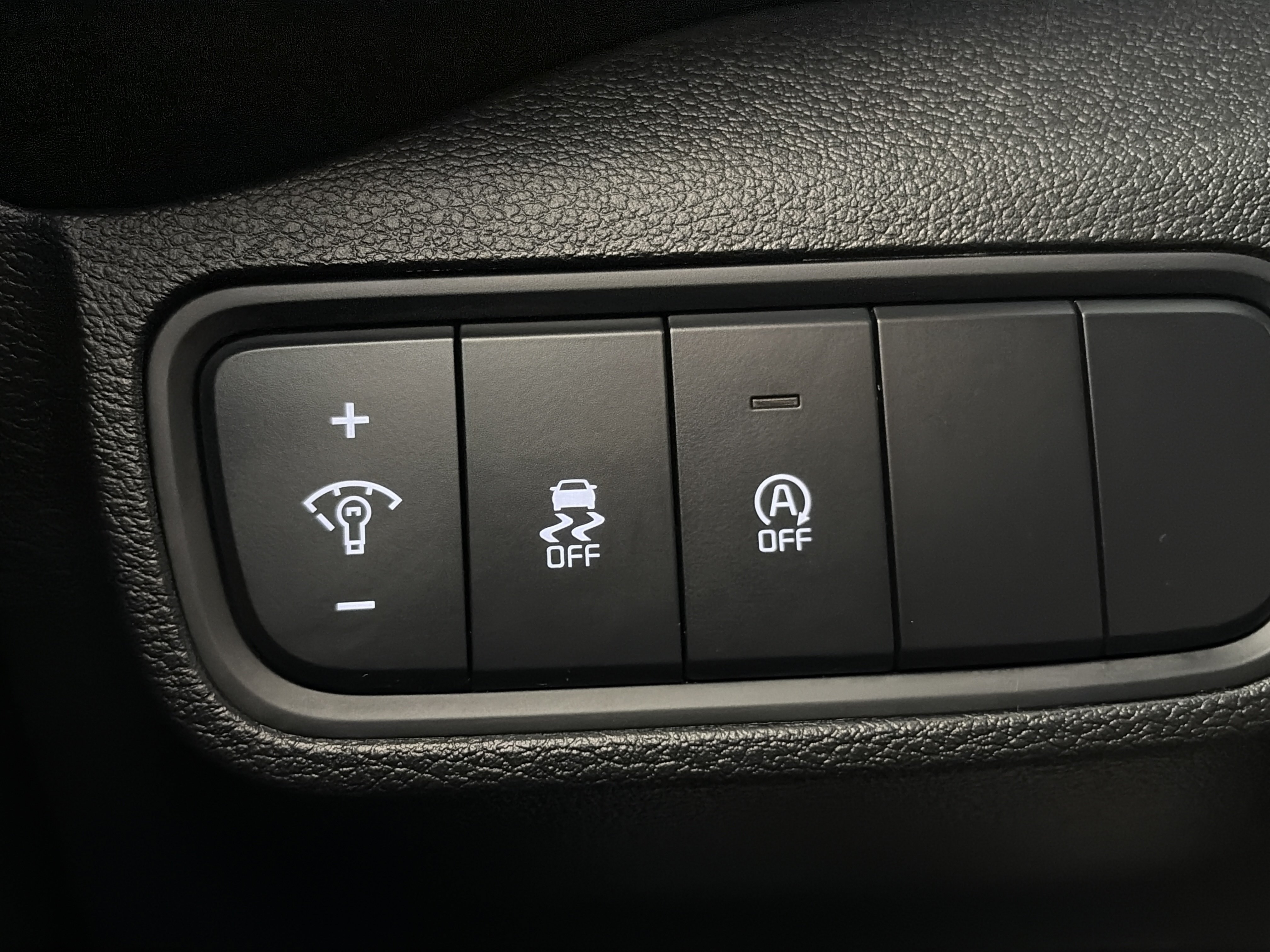 Used 2025 Kia Soul LX w/ LX Technology Package FWD image 27