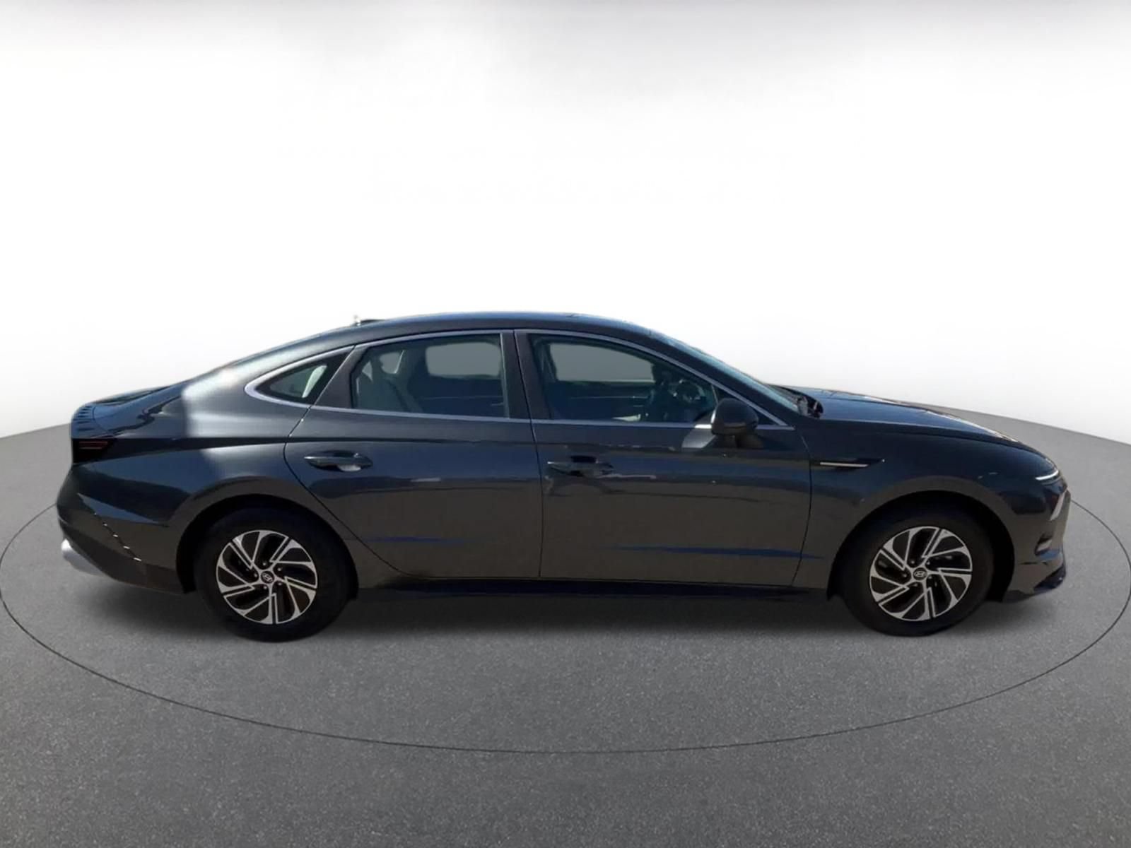 Used 2026 Hyundai Sonata Blue FWD image 16