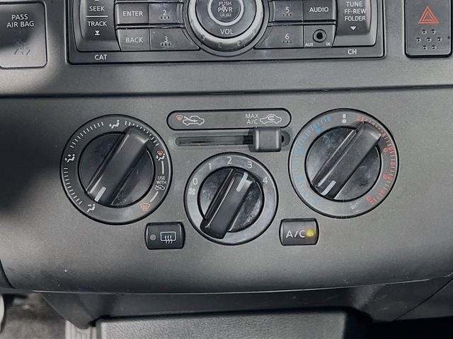 Used 2010 Nissan Versa Hatchback w/ Premium Pkg FWD image 22
