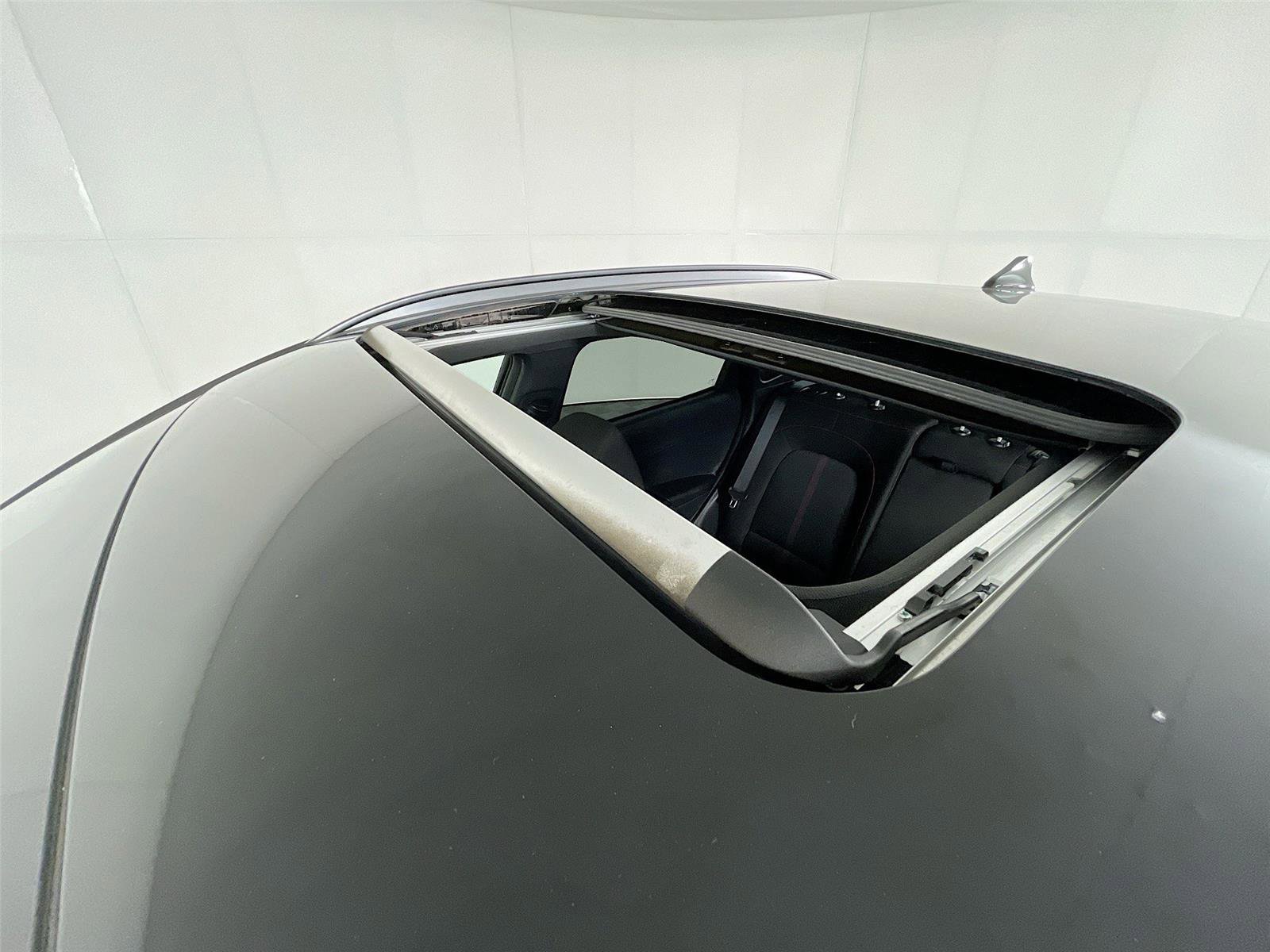 Used 2022 Hyundai Kona N Line w/ Tech Package image 11