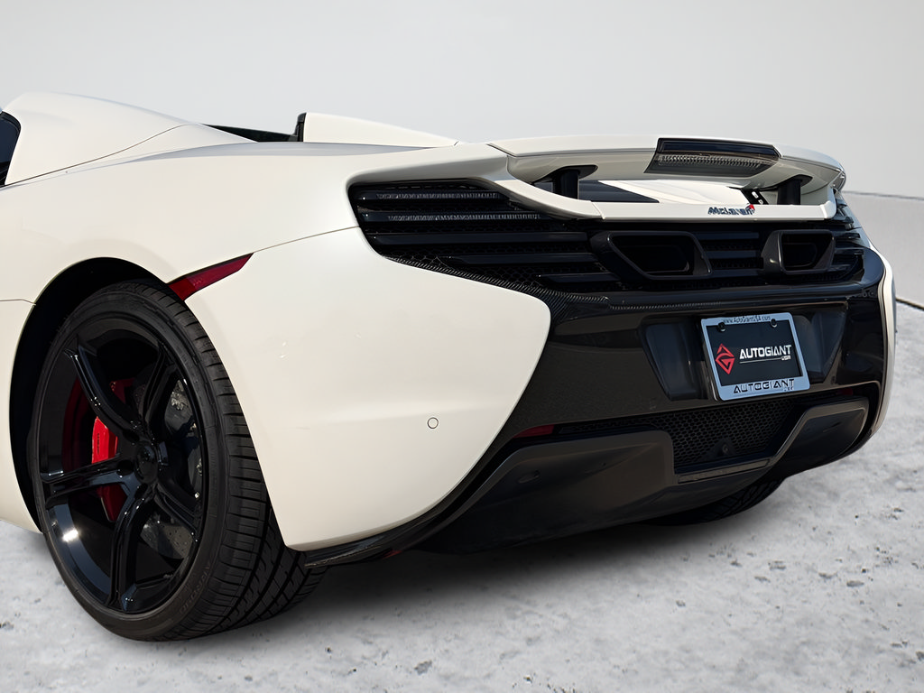 Used 2015 McLaren 650S Spider RWD image 19
