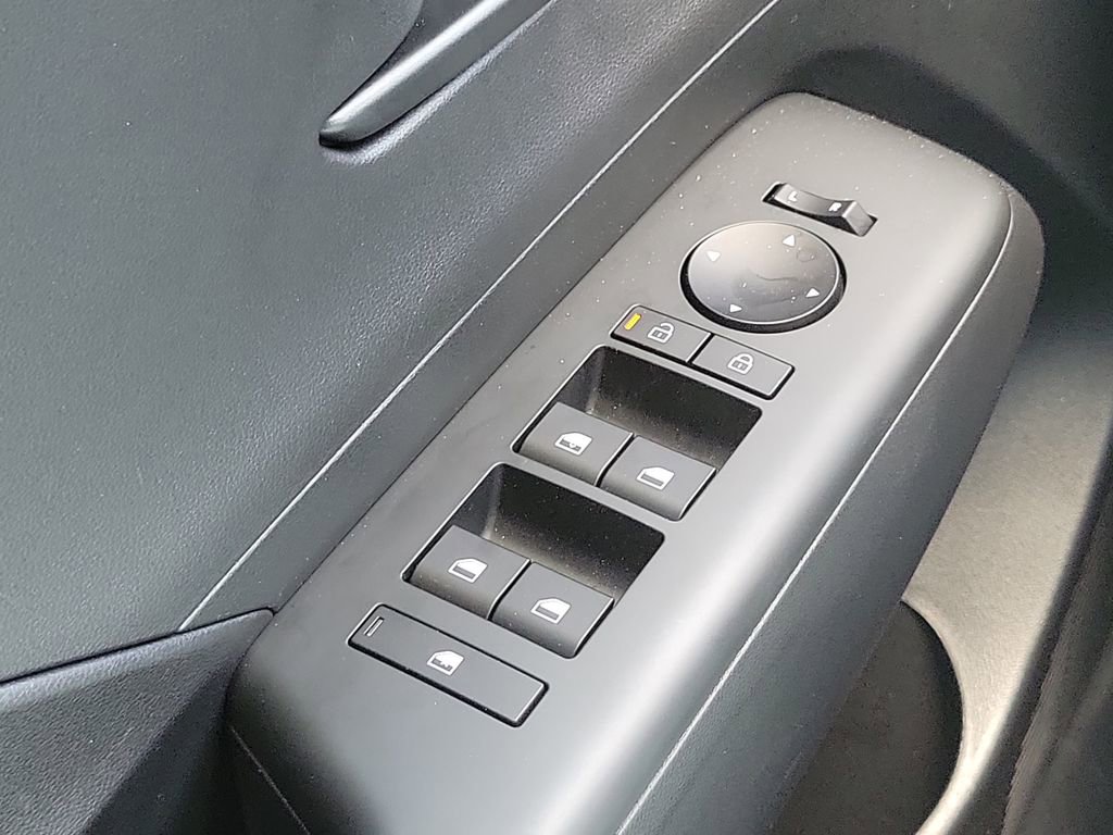 Certified 2026 Hyundai Kona SE image 32