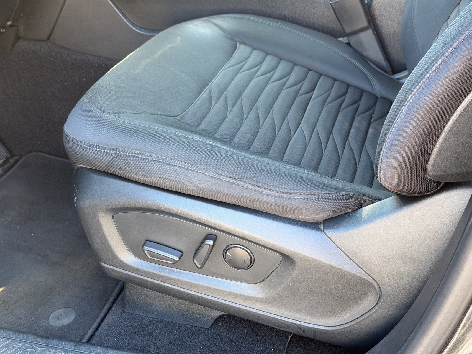 Used 2020 Ford Explorer XLT RWD image 19