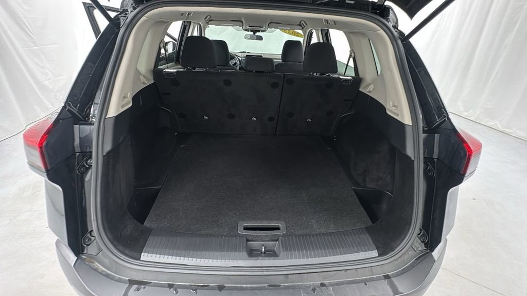 Used 2023 Nissan Rogue S FWD image 15