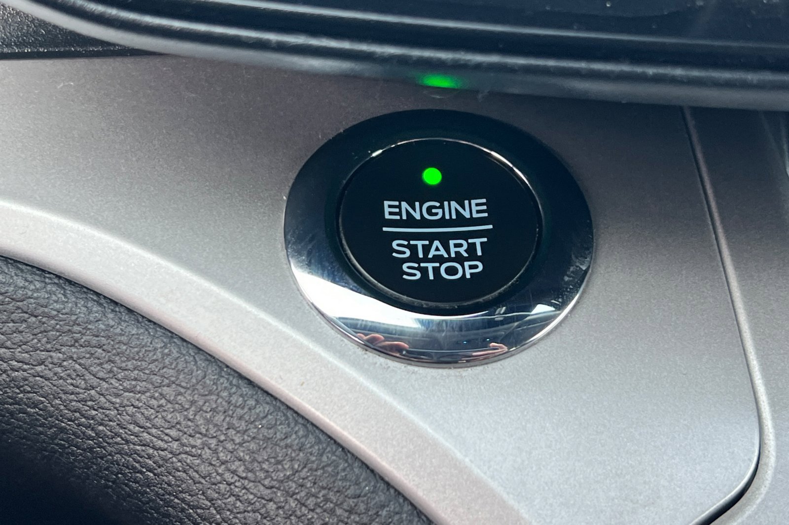 Used 2020 Ford Explorer XLT w/ Class III Trailer Tow Package image 20