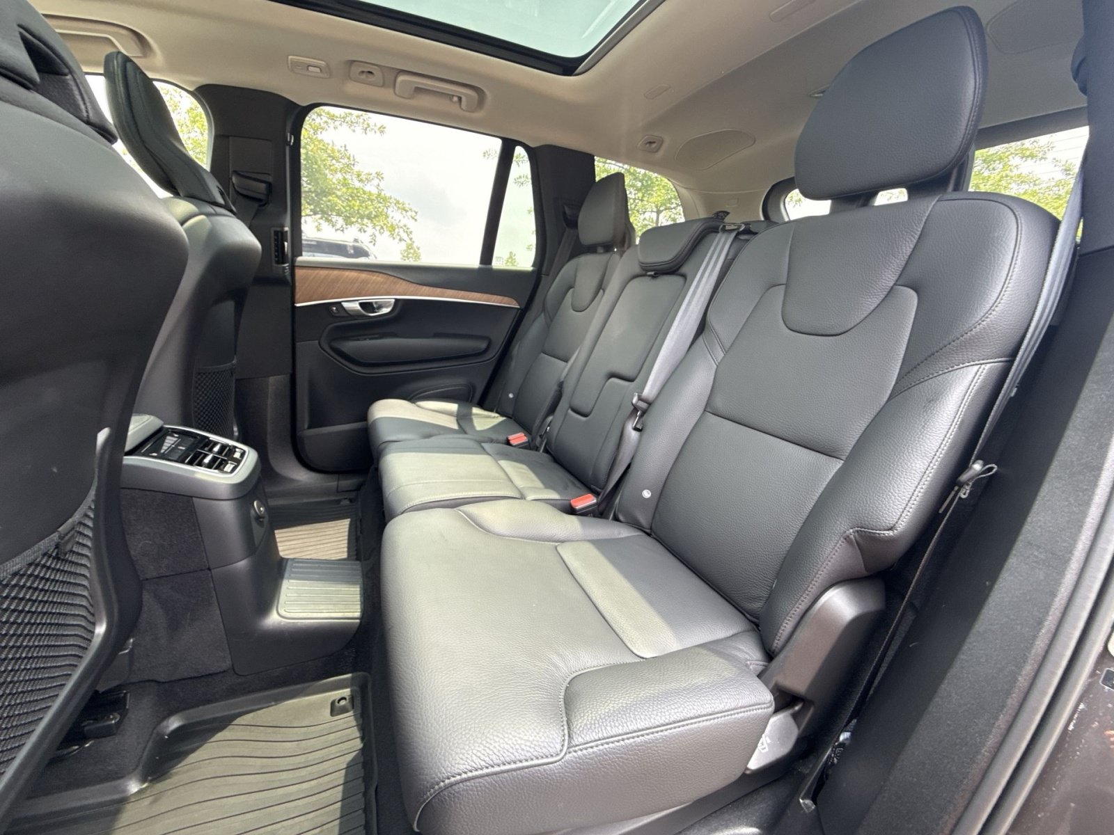 Used 2024 Volvo XC90 T8 Plus w/ Protection Package Premier AWD/4WD image 25