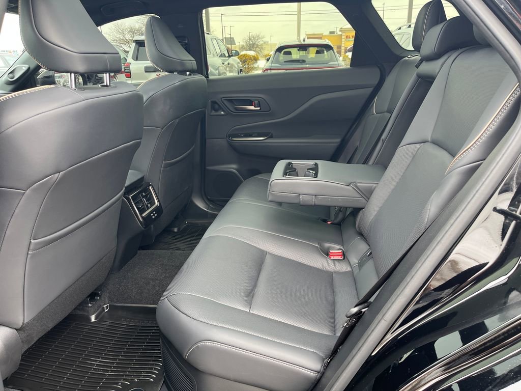 Certified 2025 Toyota Crown Signia image 27