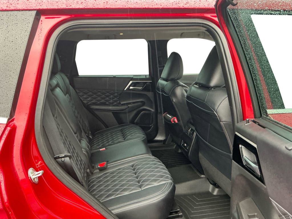 Used 2023 Mitsubishi Outlander SEL image 23