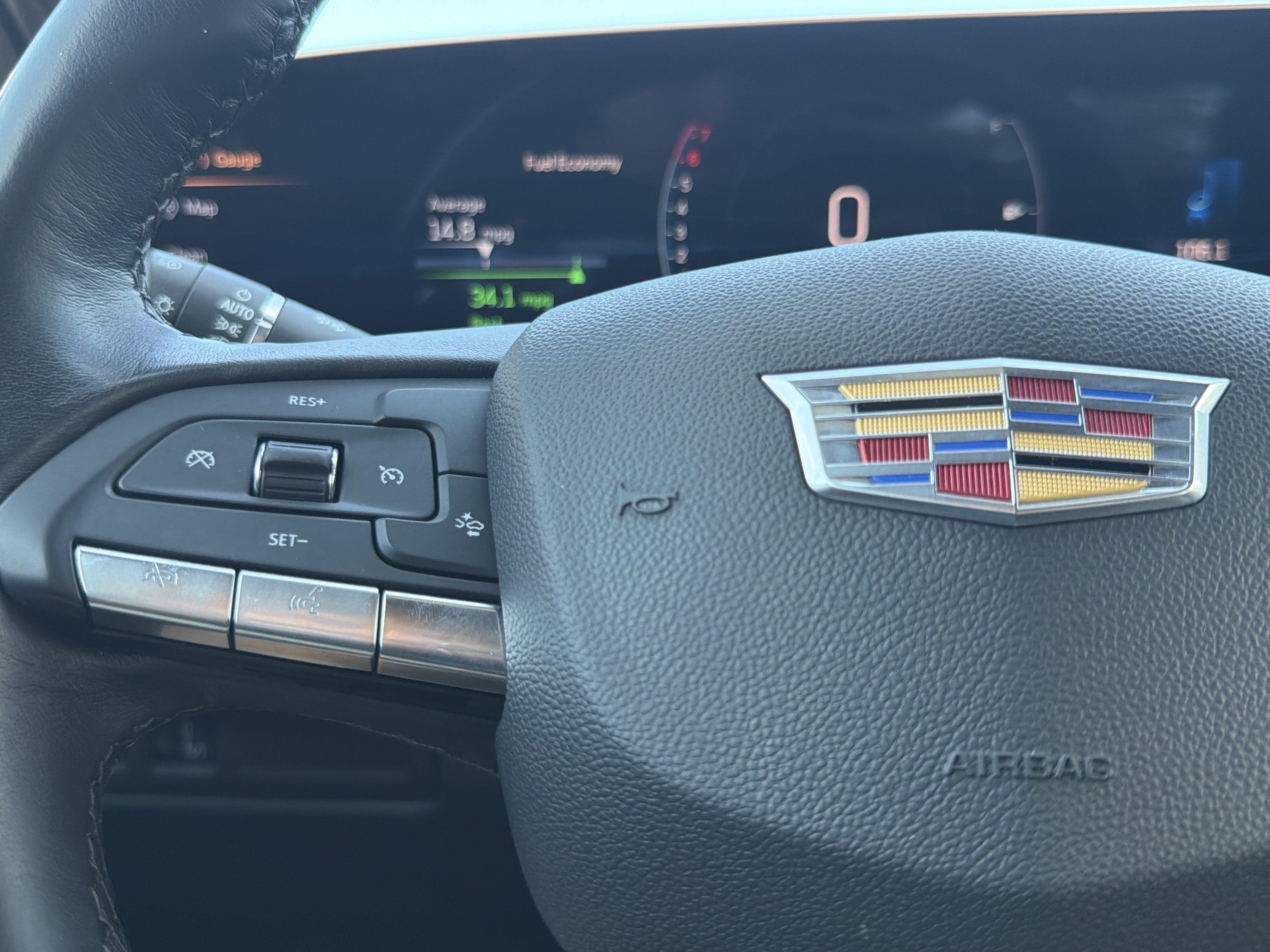 Used 2025 Cadillac XT4 Premium Luxury FWD image 28