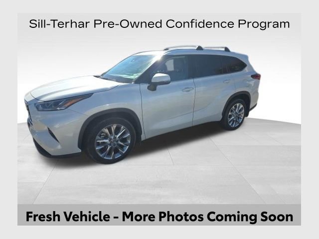 Used 2020 Toyota Highlander Limited image 1