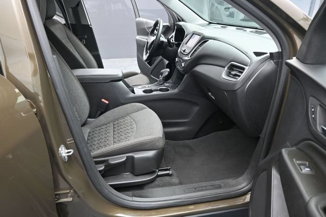 Used 2023 Chevrolet Equinox LT FWD image 16