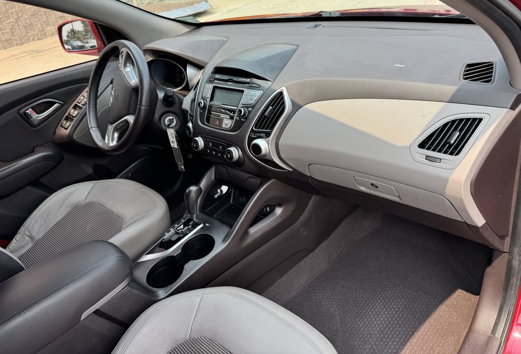Used 2011 Hyundai Tucson GLS FWD image 29