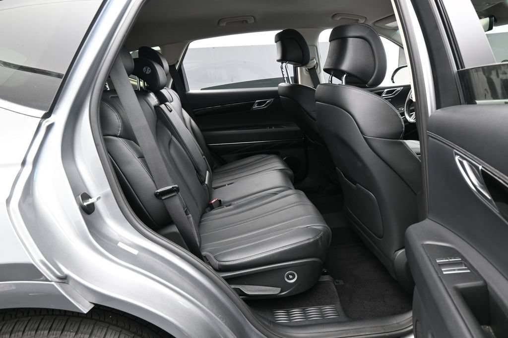 Used 2025 Genesis GV80 2.5T Standard AWD/4WD image 43