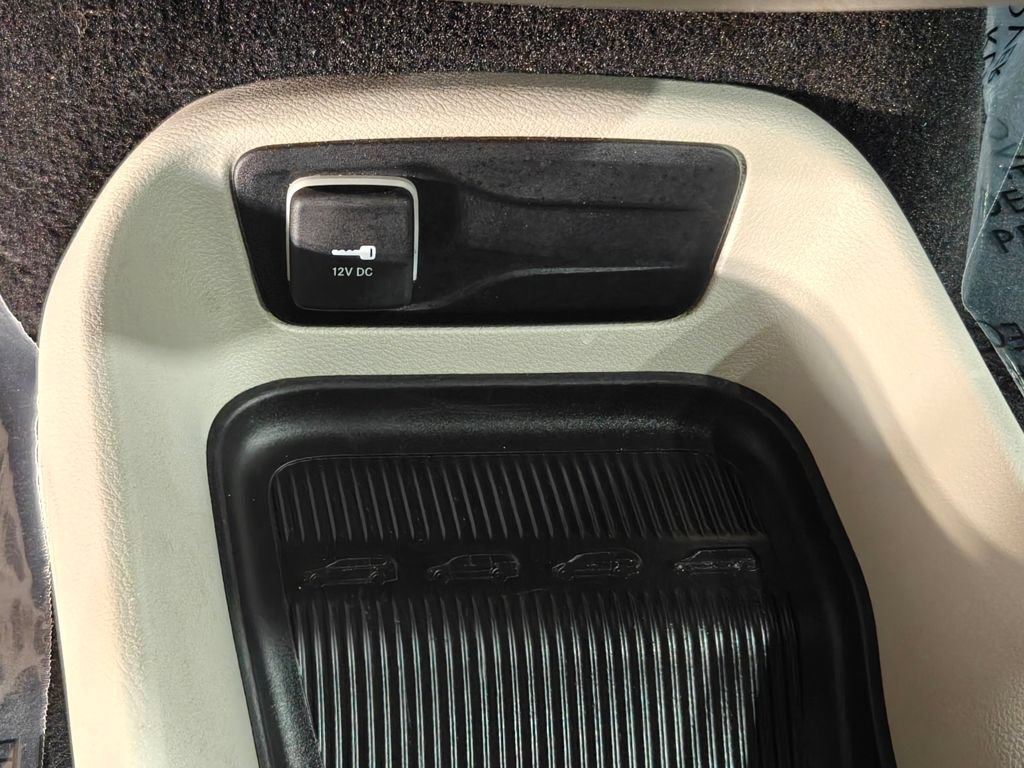 Used 2020 Chrysler Voyager L FWD image 42