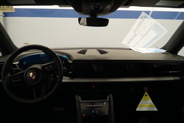 New 2026 Porsche Macan 4 Electric AWD/4WD image 17