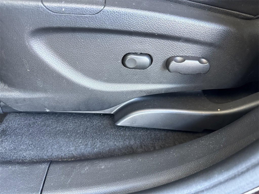 Used 2022 Chevrolet Trax LT w/ Driver Confidence Package image 13