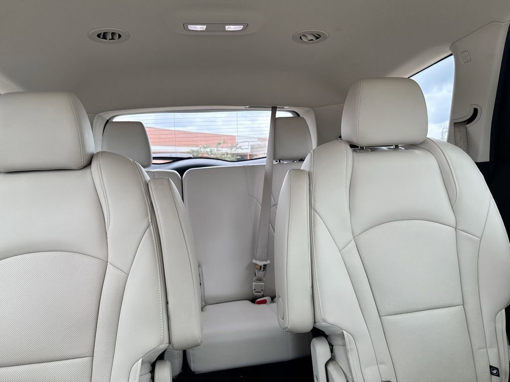 Used 2022 Buick Enclave Essence w/ LPO, Touring Package FWD image 34