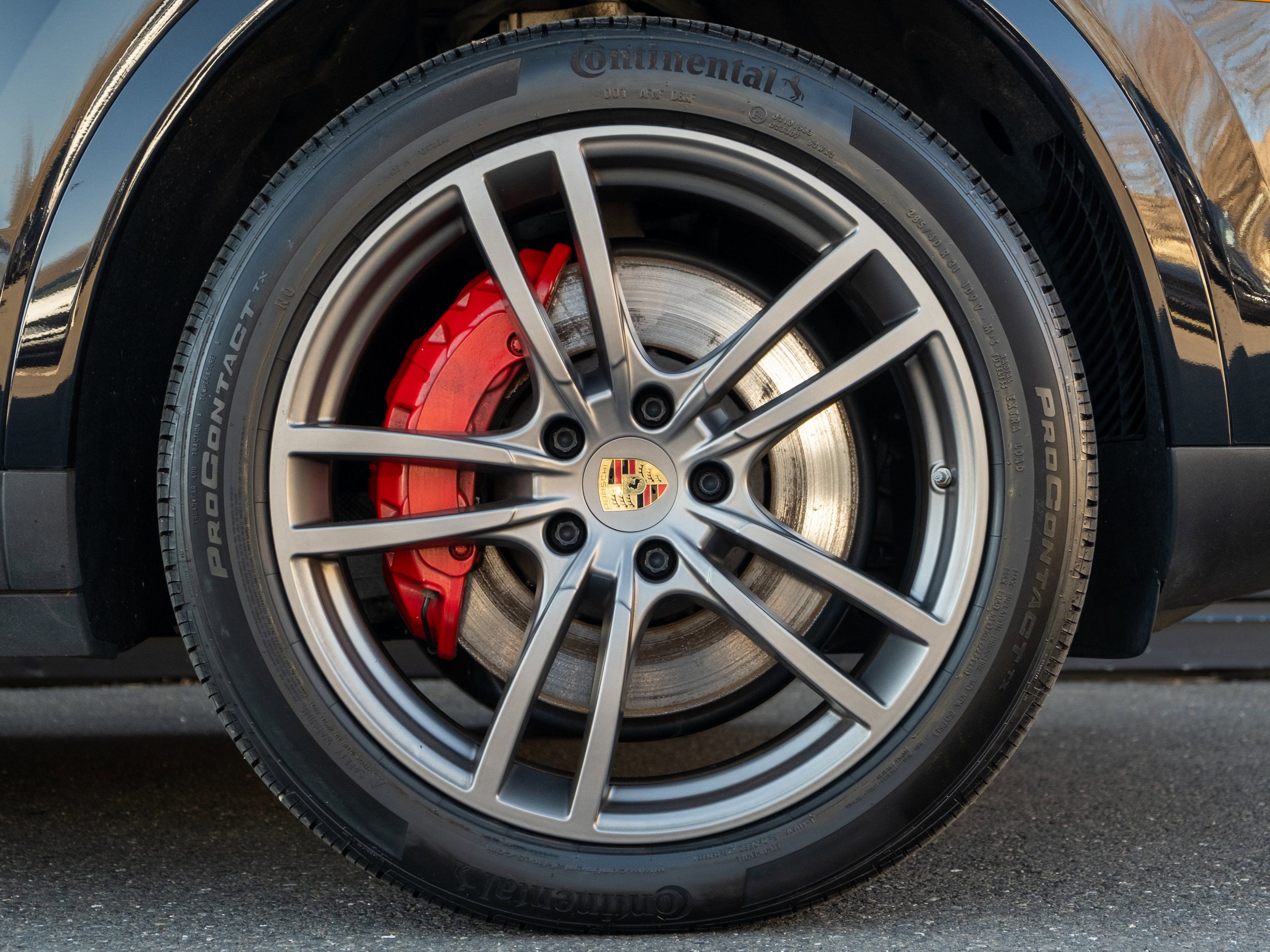 Certified 2022 Porsche Cayenne S Platinum image 15