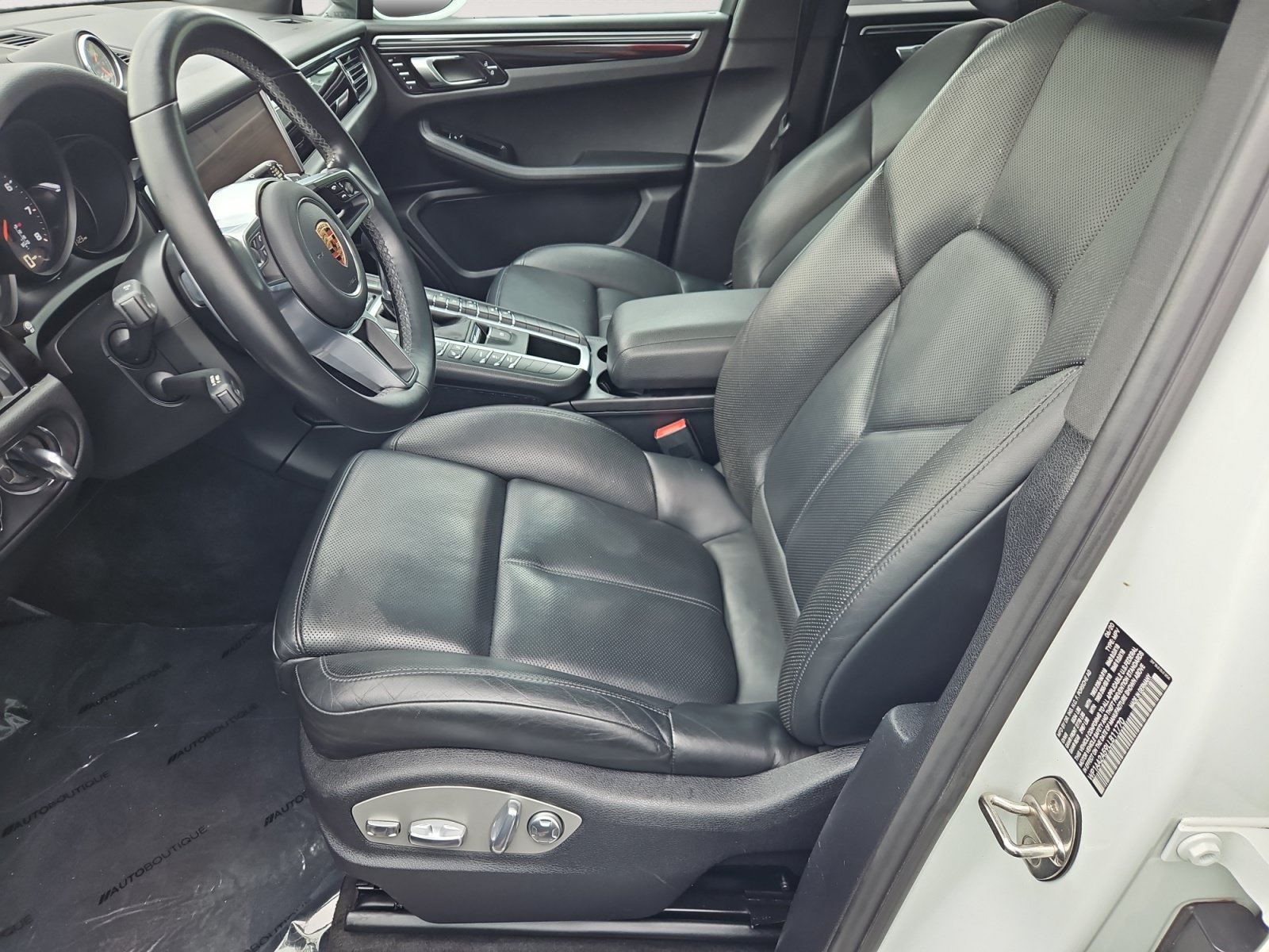 Used 2020 Porsche Macan AWD/4WD image 9