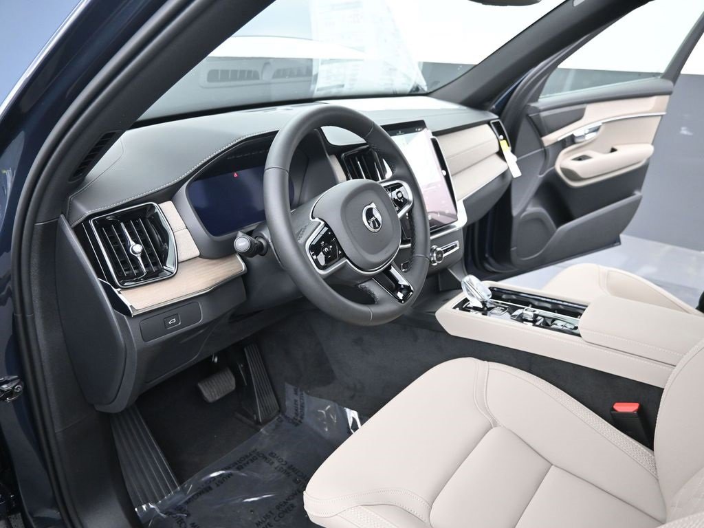 New 2026 Volvo XC90 B6 Plus w/ Protection Package Premier image 15