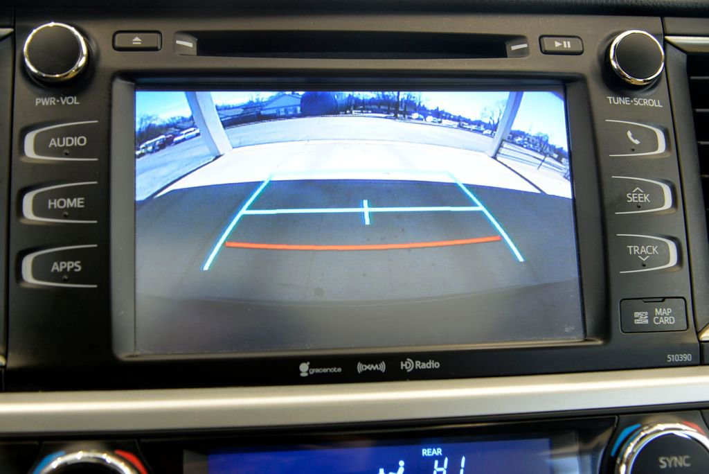 Used 2019 Toyota Highlander XLE image 20