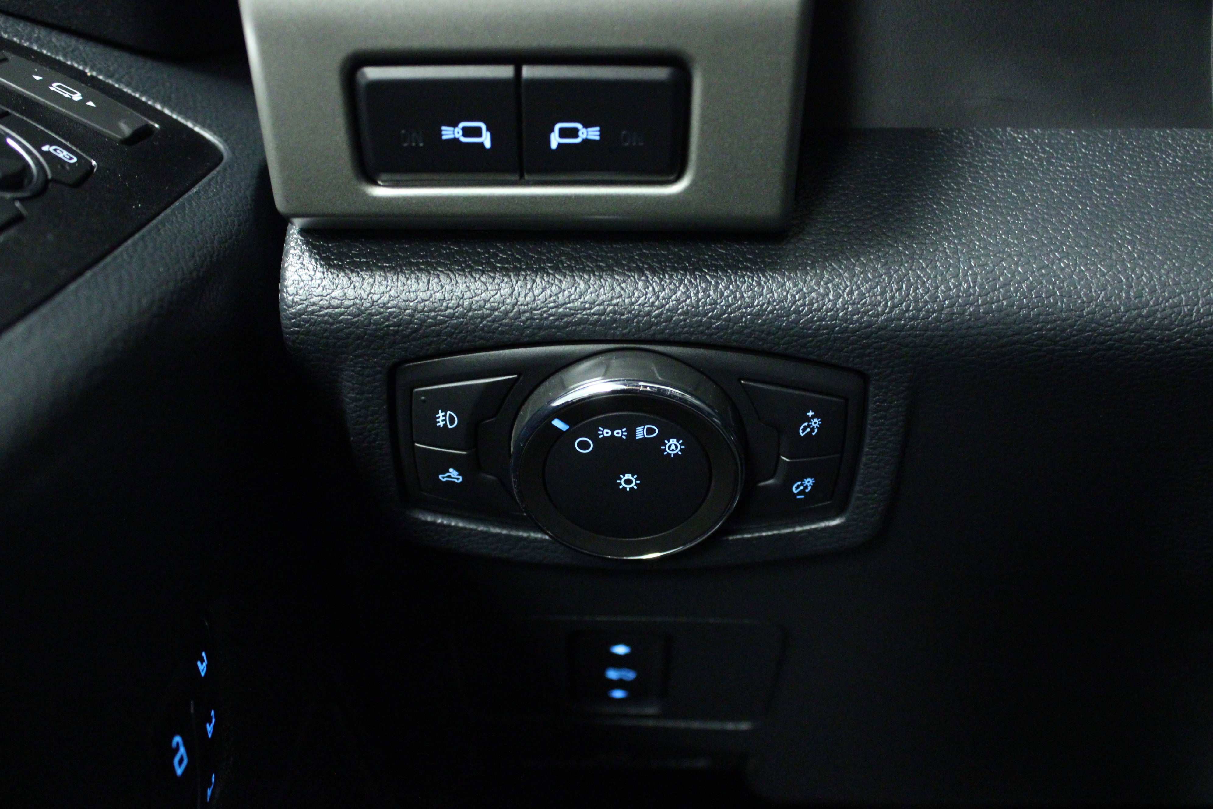 Used 2022 Ford F350 Lariat image 18