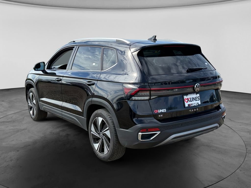 Used 2025 Volkswagen Taos SE AWD/4WD image 7