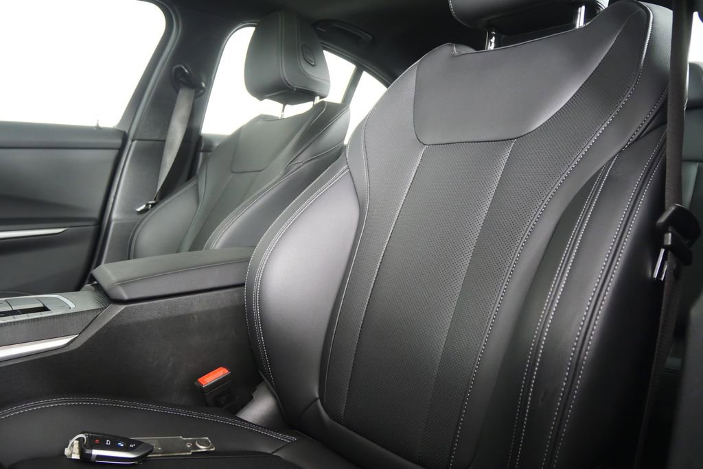 Used 2025 BMW 330i Sedan image 11