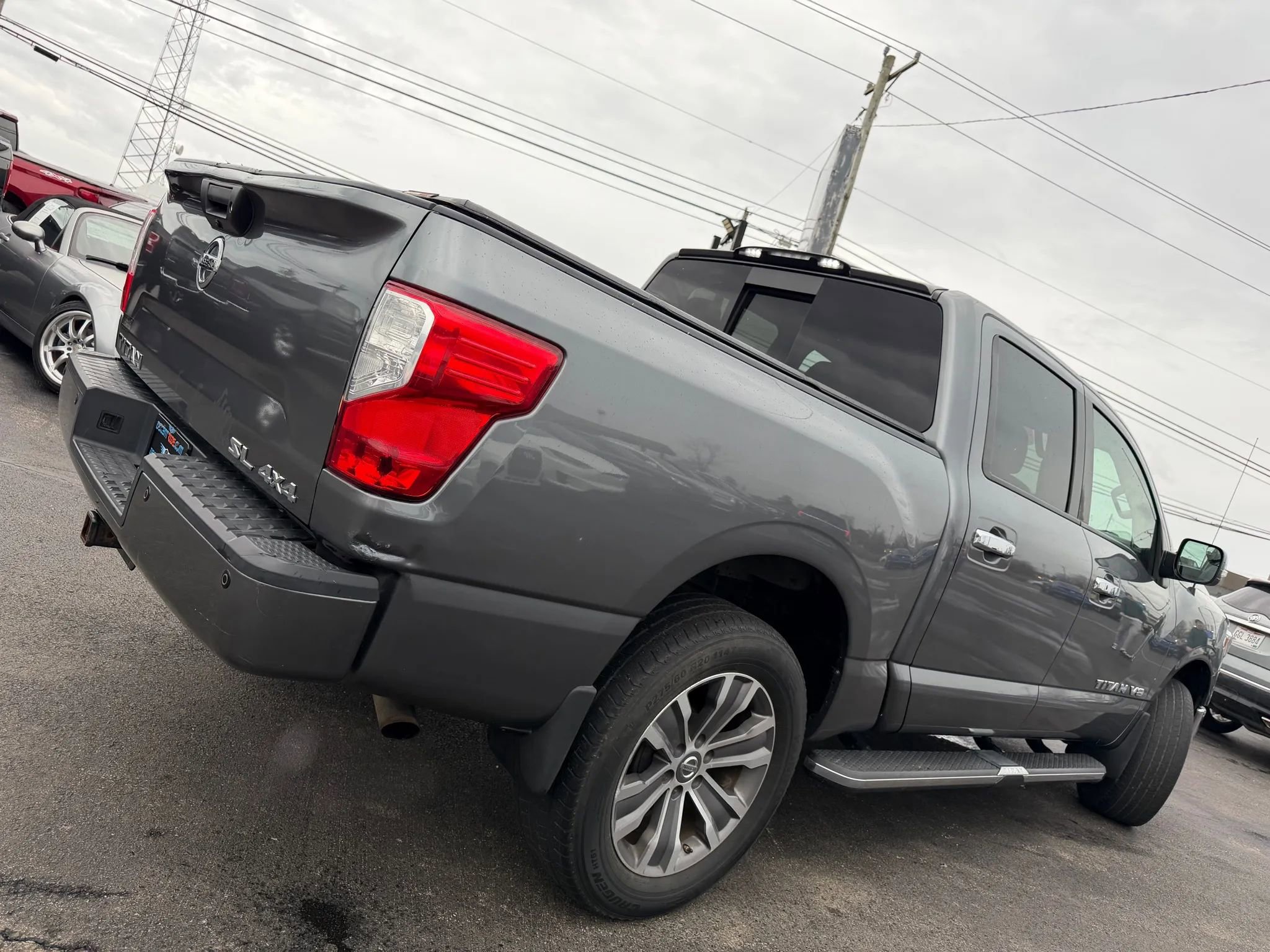 Used 2018 Nissan Titan SL AWD/4WD image 47