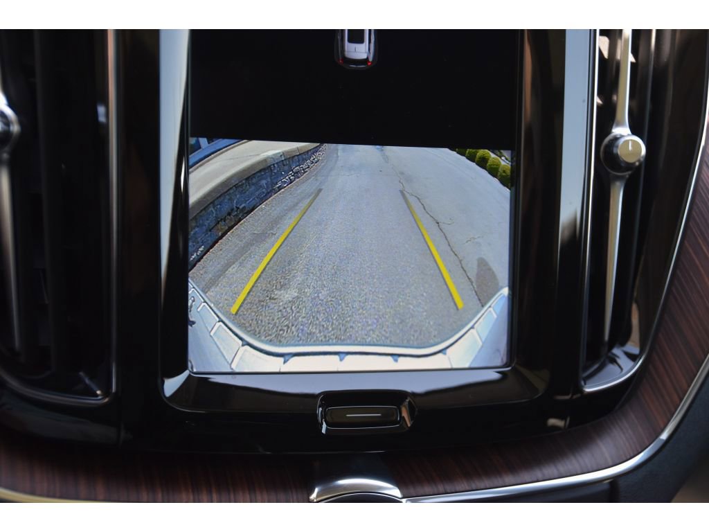 Certified 2023 Volvo XC60 B5 Plus w/ Climate Package AWD/4WD image 23