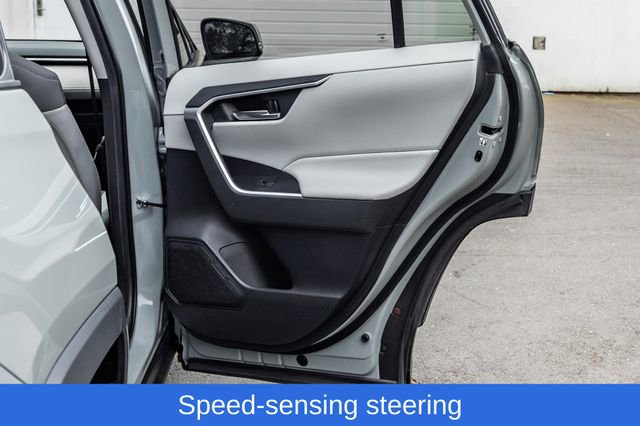 Used 2019 Toyota RAV4 XLE AWD/4WD image 18