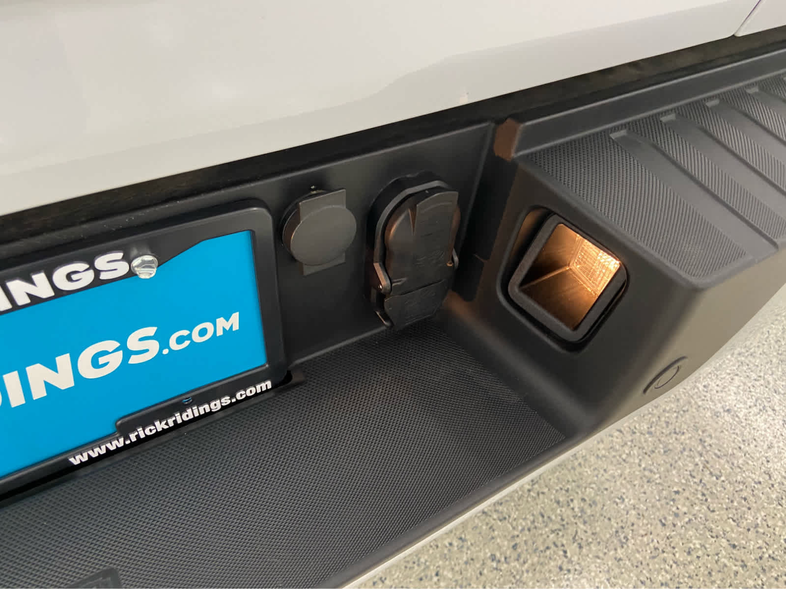 Used 2024 Ford F150 Lariat w/ Bed Utility Package image 8