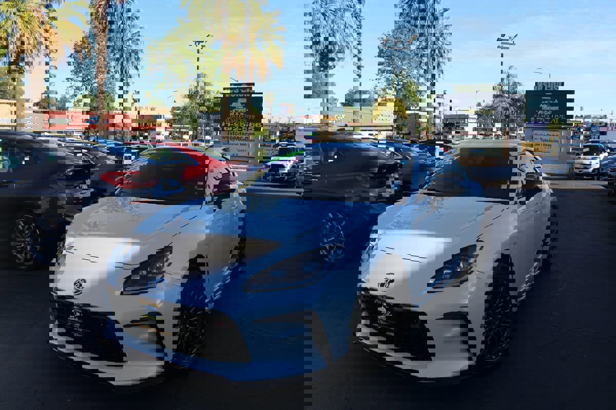 Used 2023 Toyota GR86 w/ ALL Weather Mat Package (TMS) RWD image 28