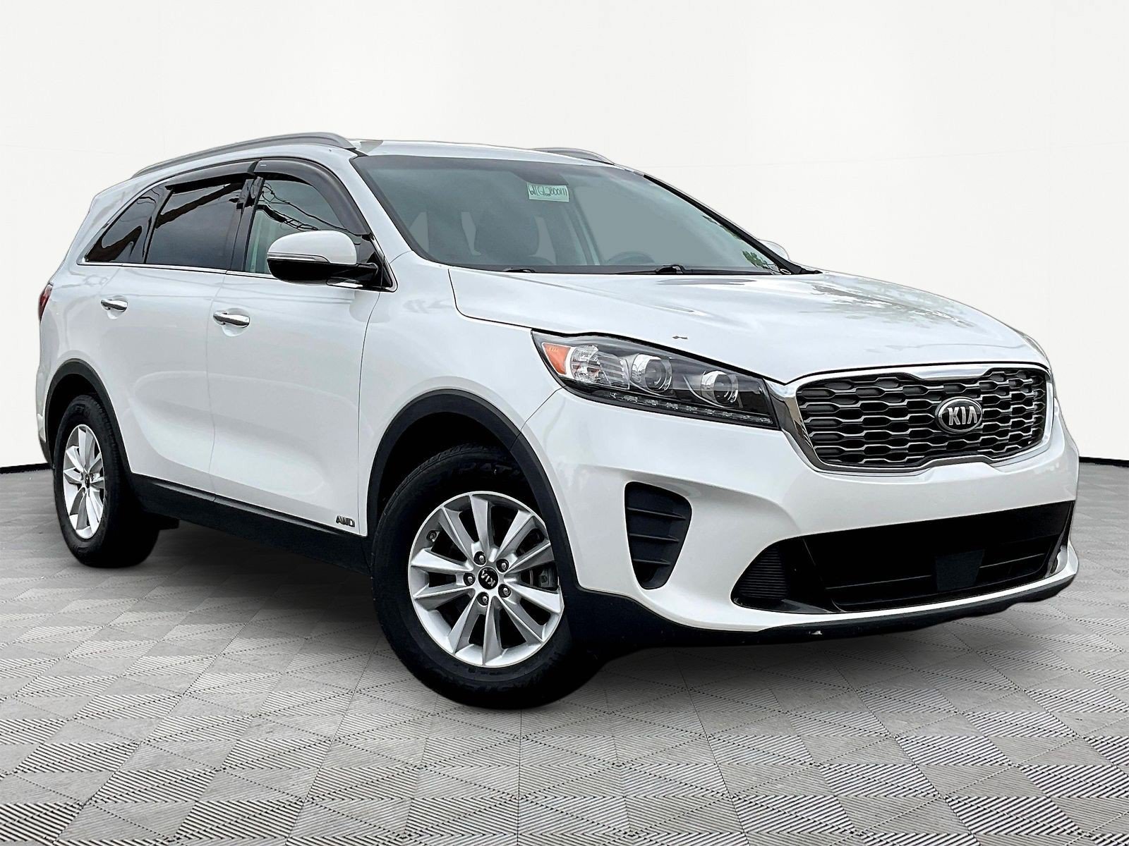 Used 2020 Kia Sorento LX w/ LX I4 Convenience Package AWD/4WD image 2