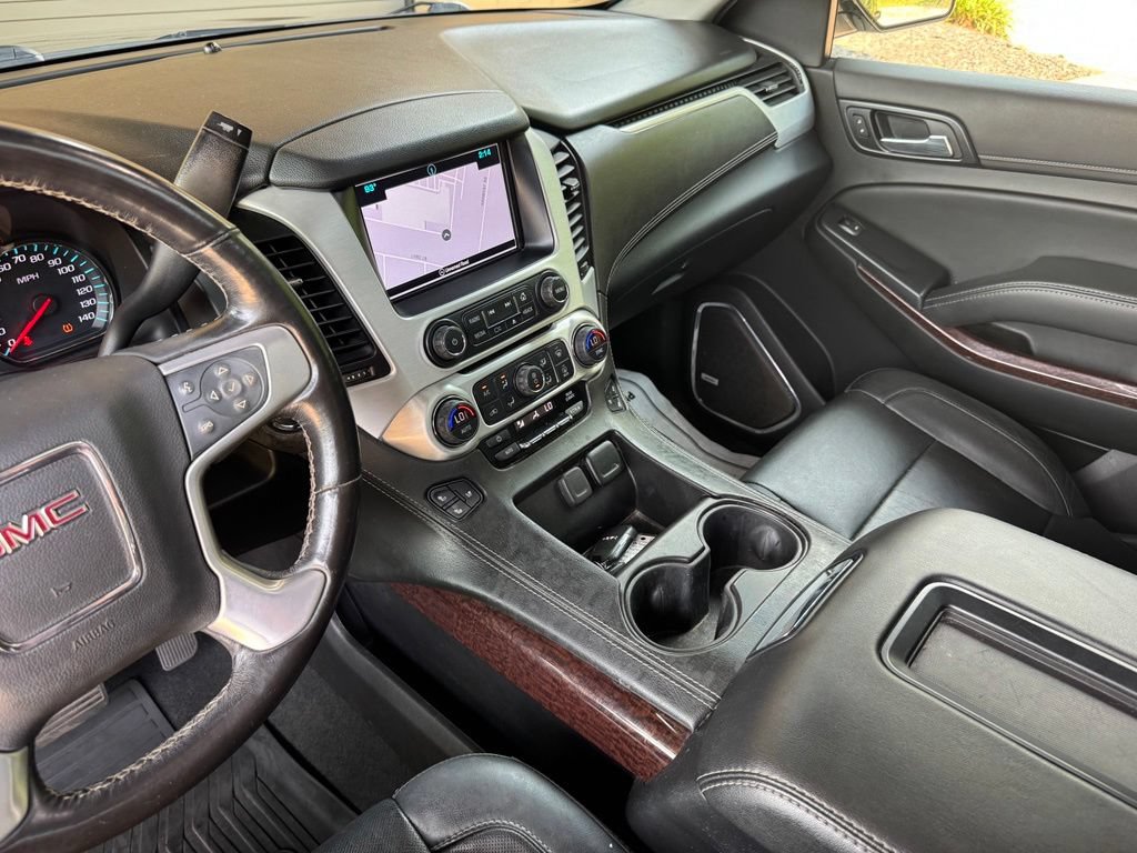 Used 2020 GMC Yukon XL SLT w/ Open Road Package AWD/4WD image 19