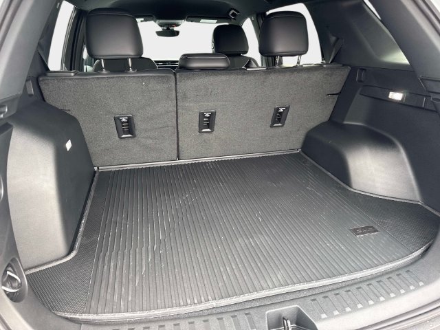 New 2027 GMC Terrain Elevation w/ Elevation Premium Package FWD image 11