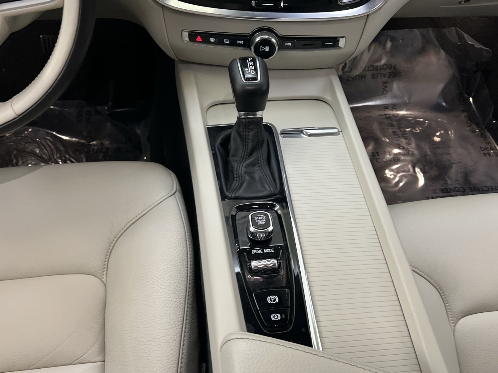 Used 2020 Volvo S60 T5 Momentum FWD image 21