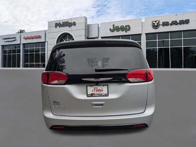 New 2026 Chrysler Voyager LX FWD image 5